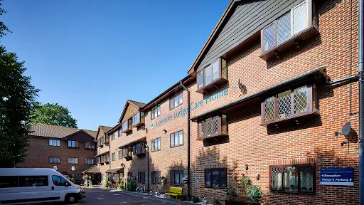 Lavender Lodge Care Home - Expert Care in Farnborough